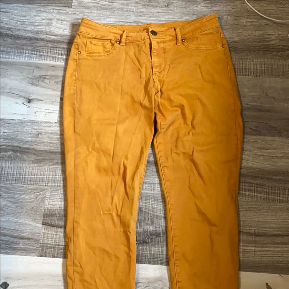 Mustard yellow skinny jeans